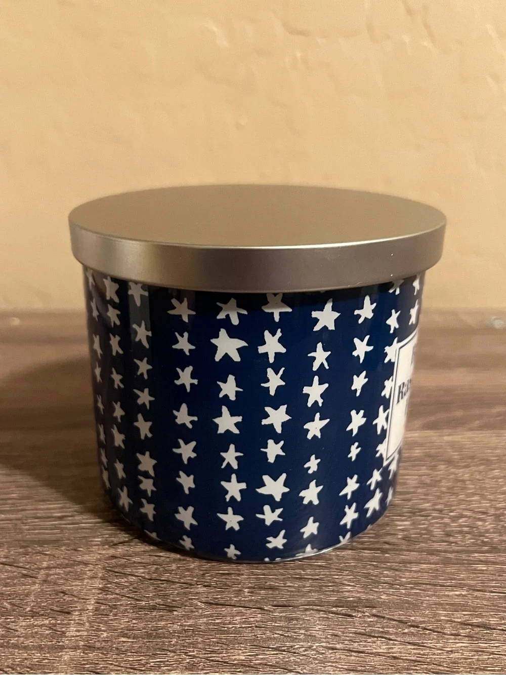 Target Threshold Happy Fourth of July Candle Stars USA Blue Raspberry Fizz NWT